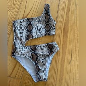 Girls one piece swimsuit